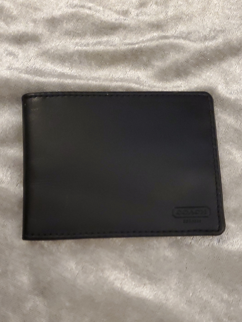 COACH Smooth Slim Black Leather bi Fold Card Wallet Embossed Logo EST 1841